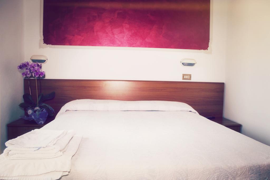 Hotel Amoha Rimini Buitenkant foto