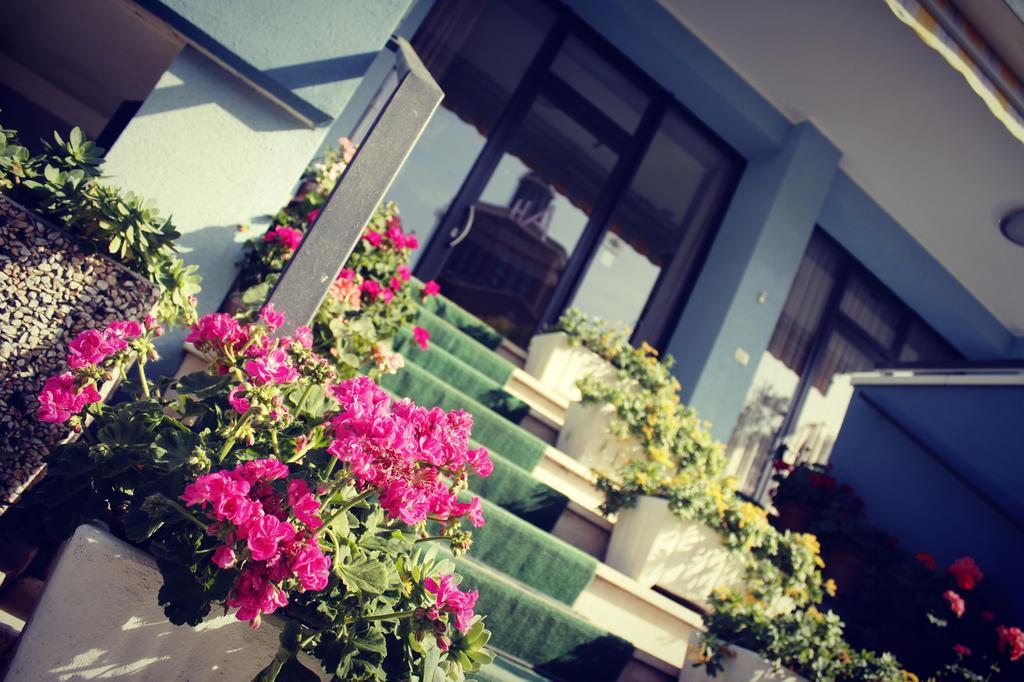 Hotel Amoha Rimini Buitenkant foto