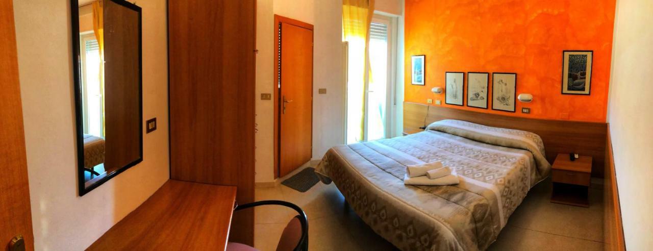 Hotel Amoha Rimini Buitenkant foto