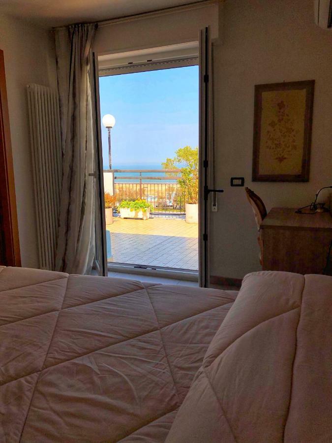 Hotel Amoha Rimini Buitenkant foto
