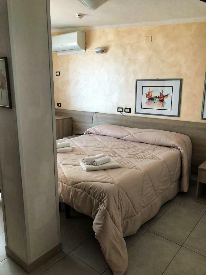 Hotel Amoha Rimini Buitenkant foto