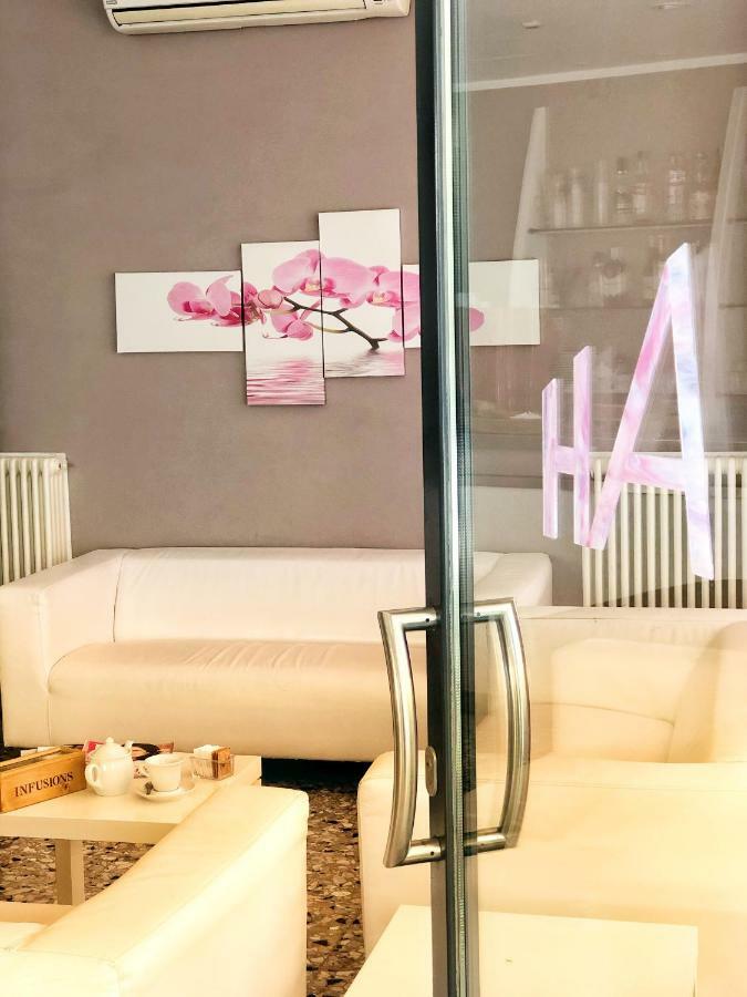 Hotel Amoha Rimini Buitenkant foto