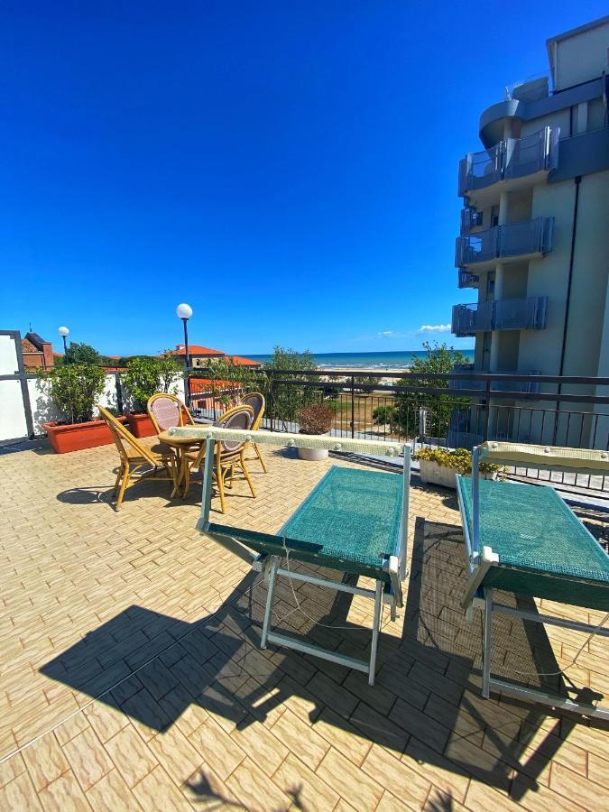 Hotel Amoha Rimini Buitenkant foto